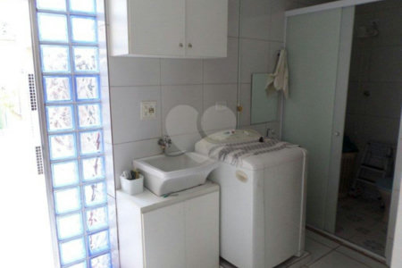 Casa à venda com 5 quartos, sendo 2 suítes,  em Vila Gustavo, São Paulo, SP