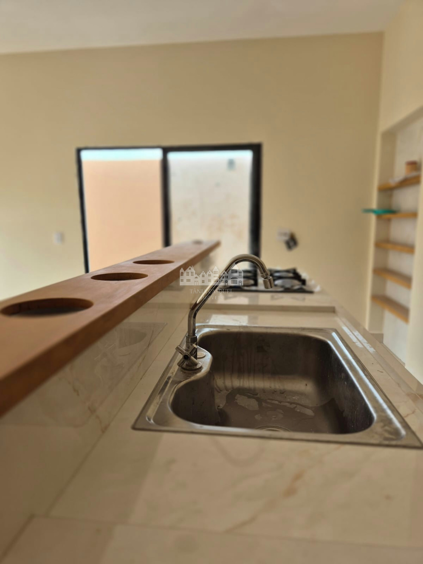 Casa à venda com 3 suítes em Vila Petrópolis, Atibaia, SP