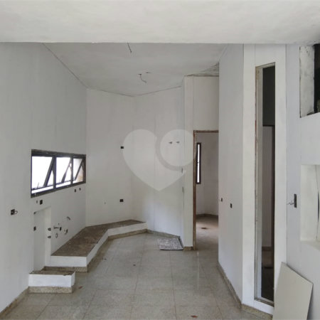 Sobrado à venda com 4 quartos, sendo 3 suítes,  em Morumbi, São Paulo, SP