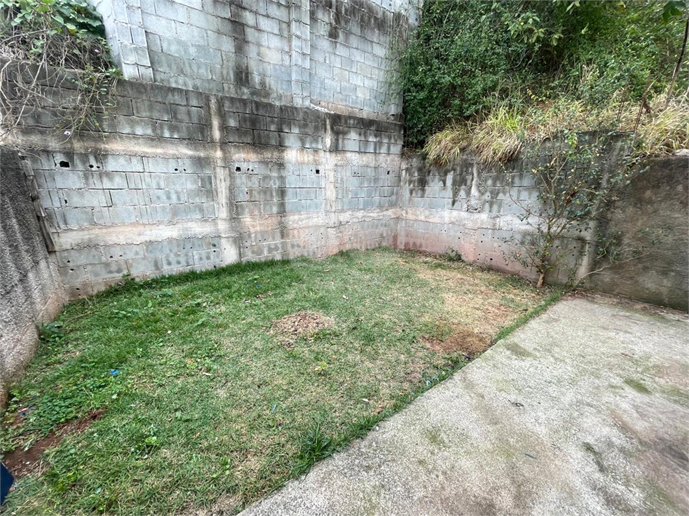 Sobrado à venda com 2 quartos, sendo 1 suíte, em Loteamento Jardim do Sol (mailasqui), São Roque, SP