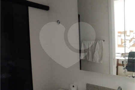 Apartamento à venda ou para alugar com 3 suítes em Vila Anastácio, São Paulo, SP