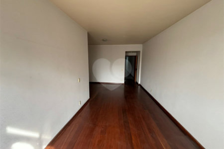 Apartamento à venda com 4 quartos, sendo 1 suíte,  em Tijuca, Rio de Janeiro, RJ