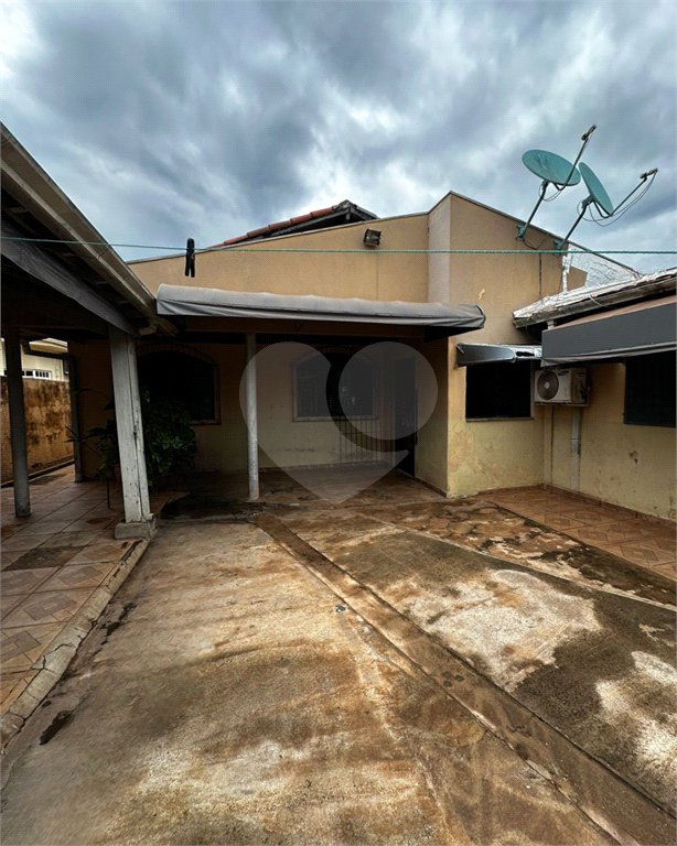 Casa à venda com 3 quartos, sendo 1 suíte, no Centro, Ponta Porã, MS