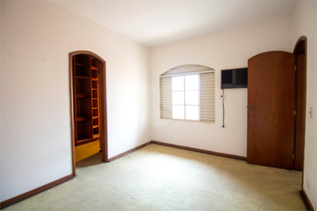 Casa à venda ou para alugar com 4 quartos, sendo 1 suíte, no Centro, São Roque, SP