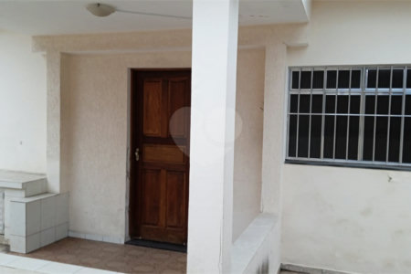 Casa à venda com 4 quartos em Parque Maria Helena, Suzano, SP