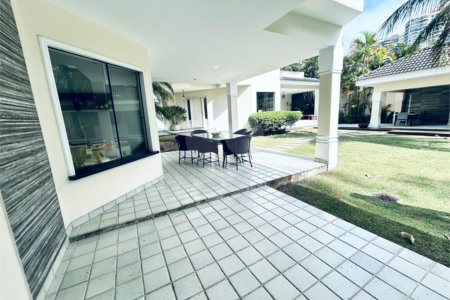Casa à venda com 8 quartos, sendo 7 suítes, em Barra da Tijuca, Rio de Janeiro, RJ