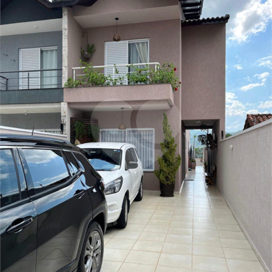 SOBRADO 3 QUARTOS 1 SUITE COM PISCINA - PORTEIRA FECHADA