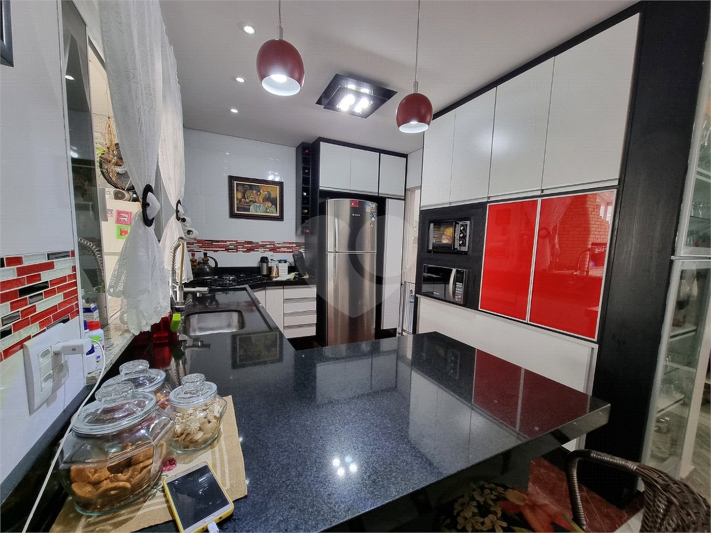Casa à venda com 3 suítes no condomínio Horto Florestal I, Sorocaba - SP