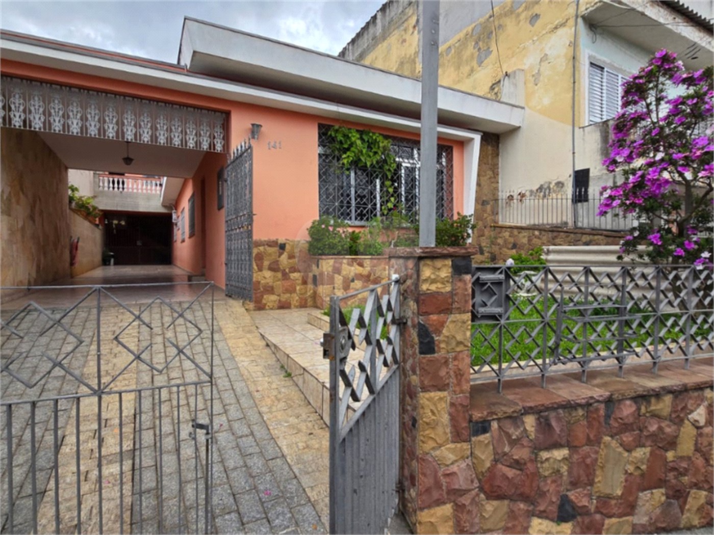 Casa à venda com 3 quartos, sendo 1 suíte, em Vila Pereira Cerca, São Paulo, SP