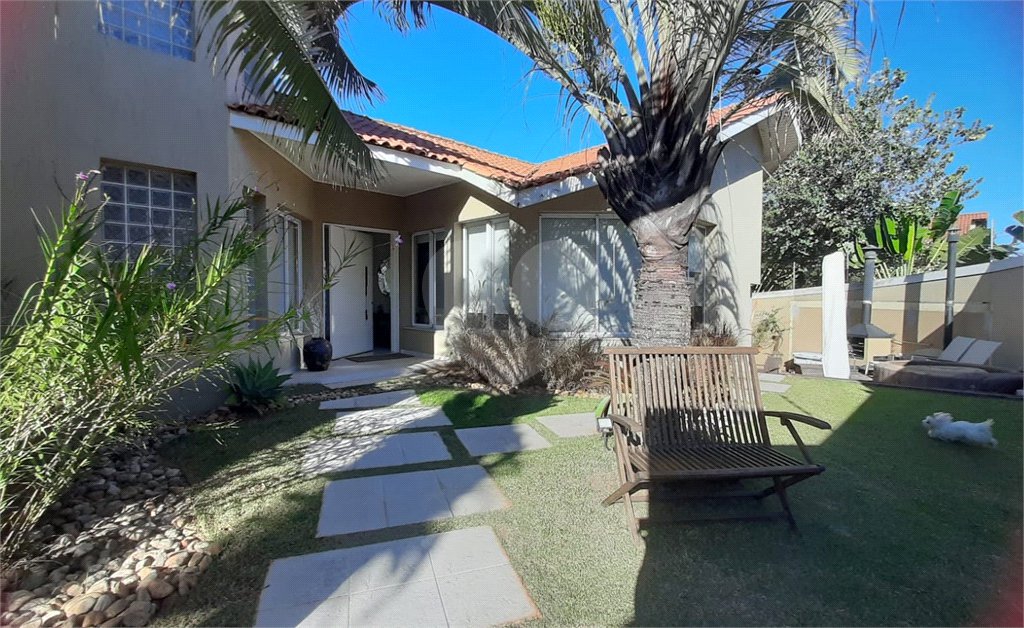 Casa à venda ou para alugar com 4 quartos, sendo 2 suítes, em City América, São Paulo, SP