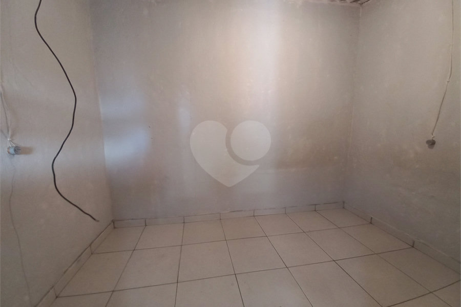 Casa à venda com 2 quartos em Campo Limpo, São Paulo, SP