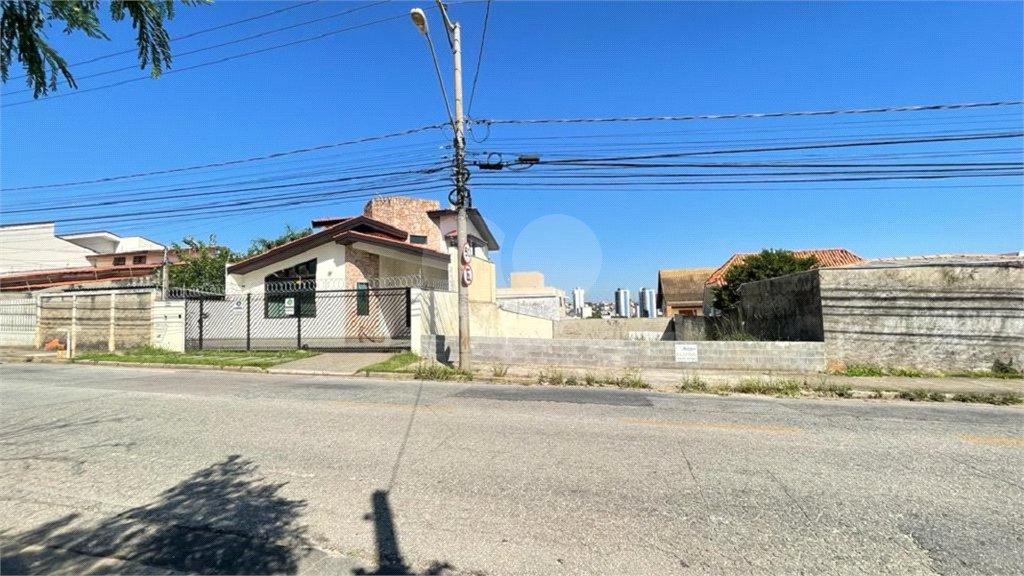 Casa à venda com 3 quartos, sendo 1 suíte, em Jardim Pires de Mello, Sorocaba, SP