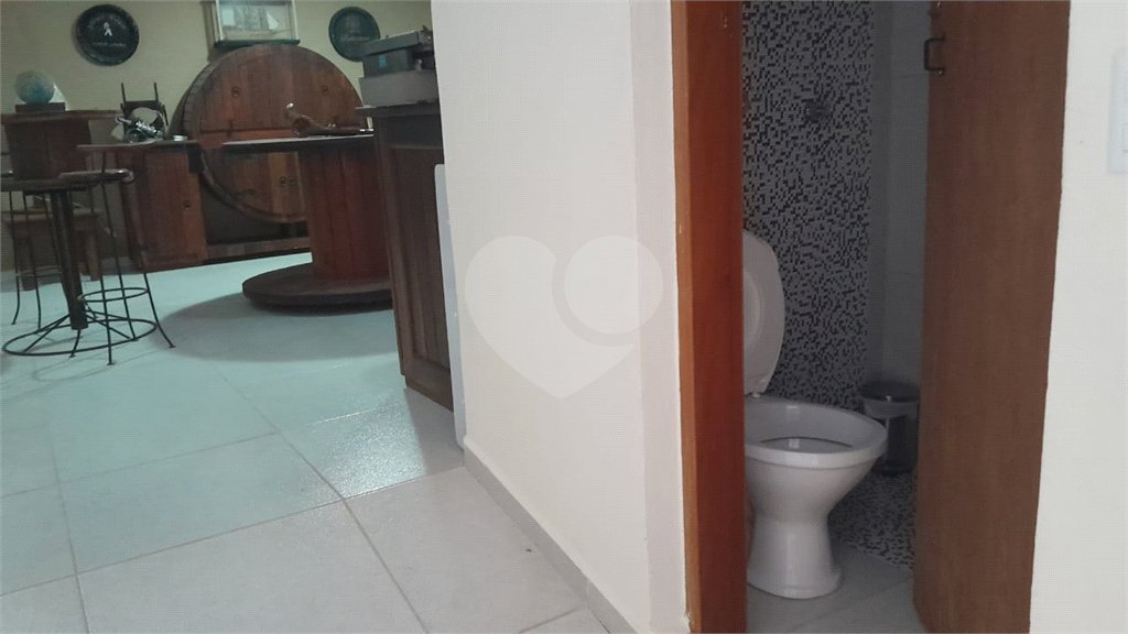 Chácara em Área Rural de Piracaia, com casa principal + 4 kitnets alugadas, excelente localização