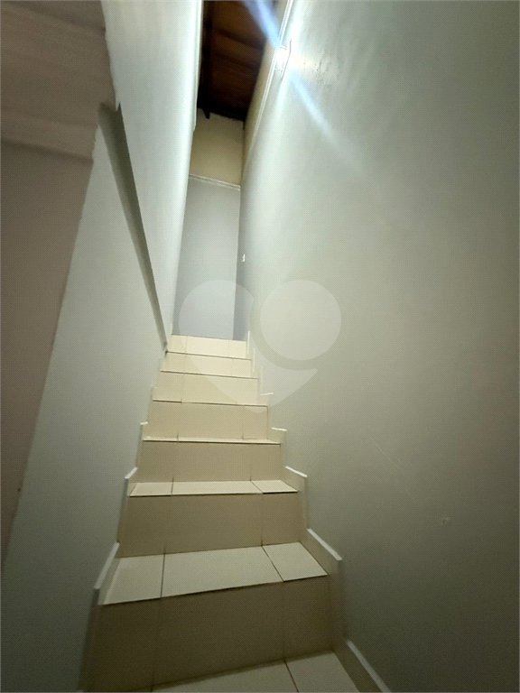 Sobrado à venda com 6 quartos, sendo 2 suítes, em Vila Áurea, Poá, SP