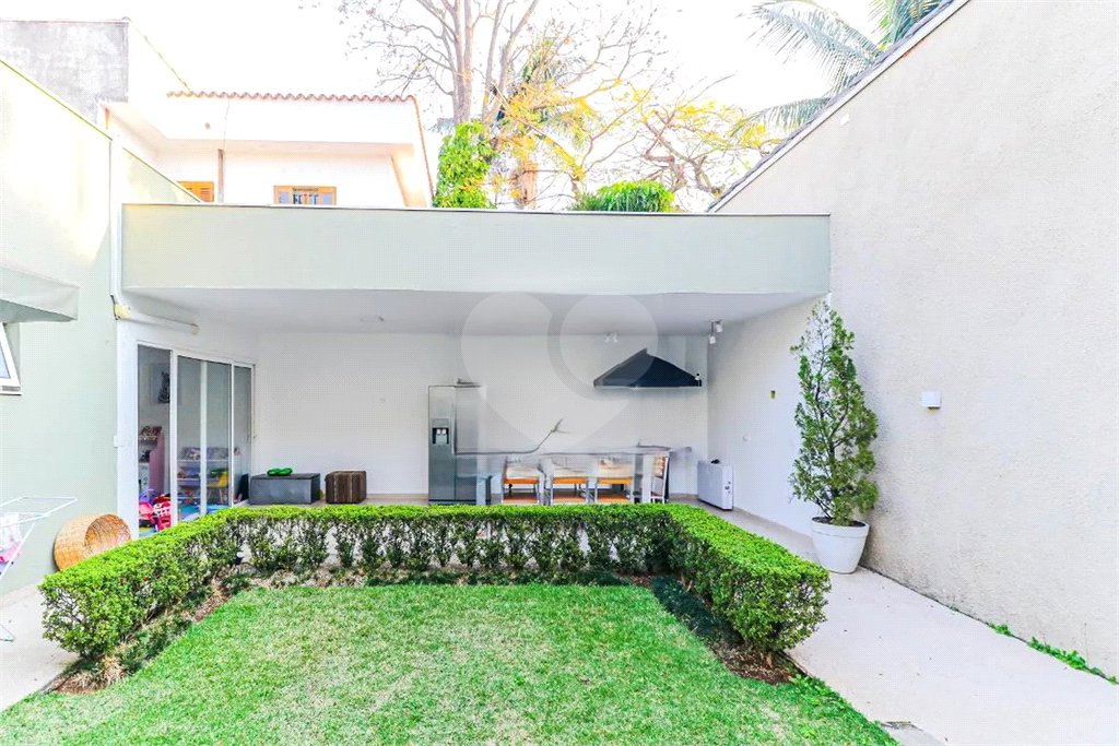 Casa à venda com 3 suítes em Chácara Monte Alegre, São Paulo, SP