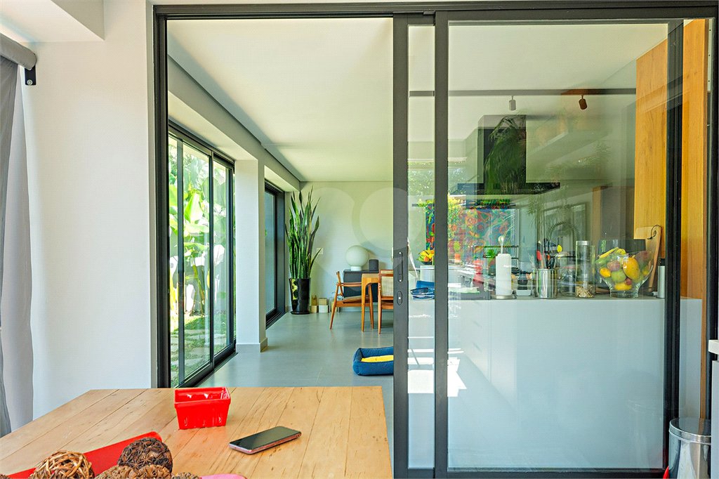 Casa à venda com 3 suítes no condomínio Reserva 8, São Paulo - SP