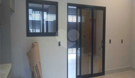 Casa Térrea à venda com 3 quartos, sendo 1 suíte,  em Jardim Bom Sucesso, Indaiatuba, SP