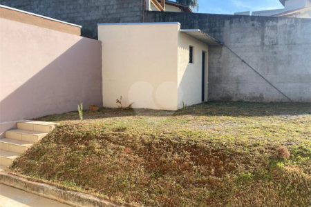 Casa à venda com 3 quartos, sendo 1 suíte, no condomínio Terras de Santa Adelia, Vargem Grande Paulista - SP