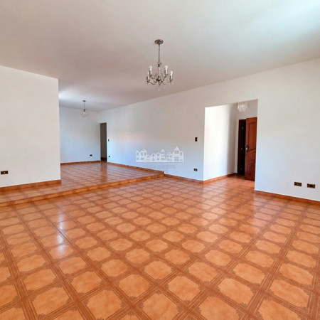 Casa Térrea à venda com 4 quartos, sendo 2 suítes, em Loteamento Loanda, Atibaia, SP