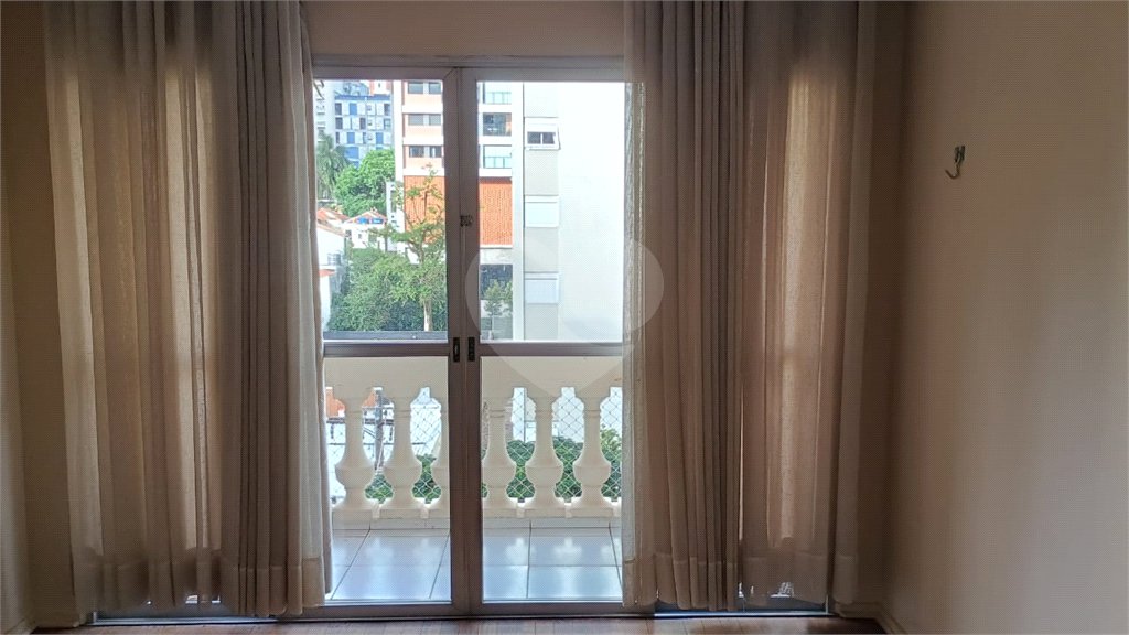 Apartamento para alugar com 3 quartos, sendo 1 suíte,  em Cerqueira Cesar, São Paulo, SP