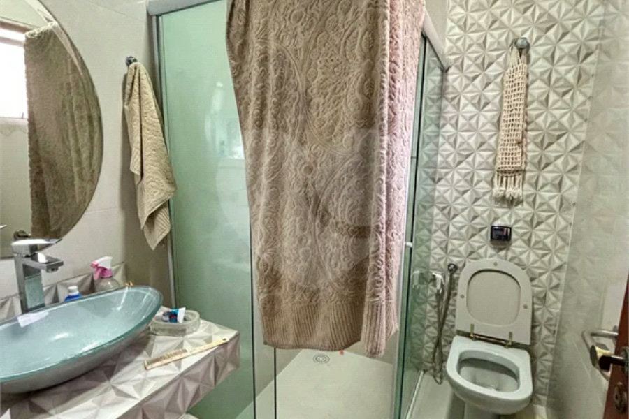 Casa à venda com 4 quartos, sendo 3 suítes, no condomínio Tremembé, São Paulo - SP