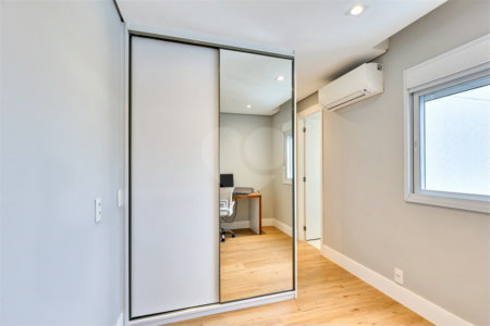 Apartamento à venda com 2 suítes em Santo Amaro, São Paulo, SP