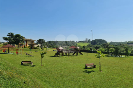 Terreno à venda no condomínio Village Saint Charbel, Araçoiaba da Serra - SP