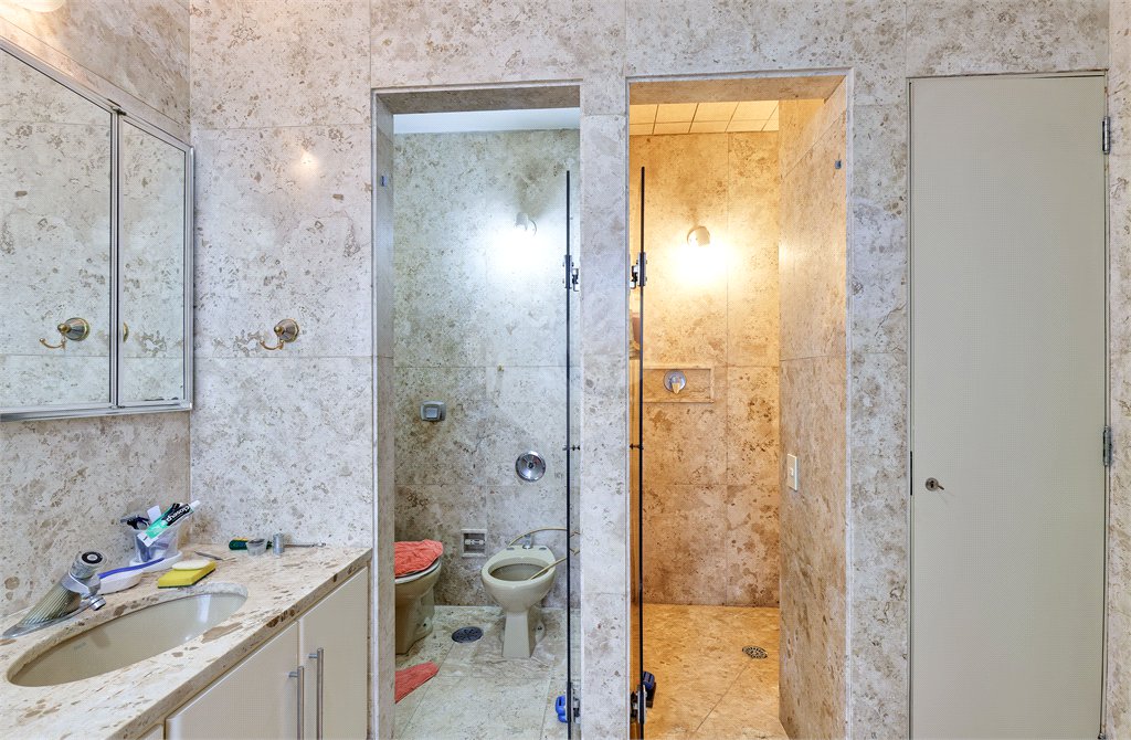 Apartamento à venda com 4 suítes em Jardim Marajoara, São Paulo, SP