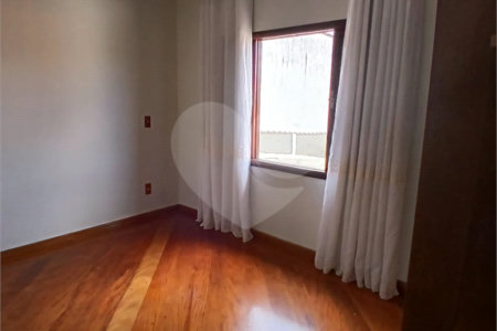 Casa à venda com 5 quartos, sendo 3 suítes, em Vila Santista, Atibaia, SP