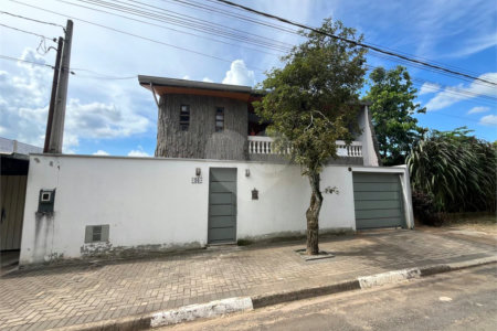 Casa à venda com 4 quartos, sendo 2 suítes, em Chapada Grande, Itapetininga, SP