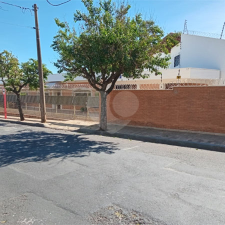 Casa à venda com 3 quartos, sendo 1 suíte, em Vila José Bonifácio, Araraquara, SP