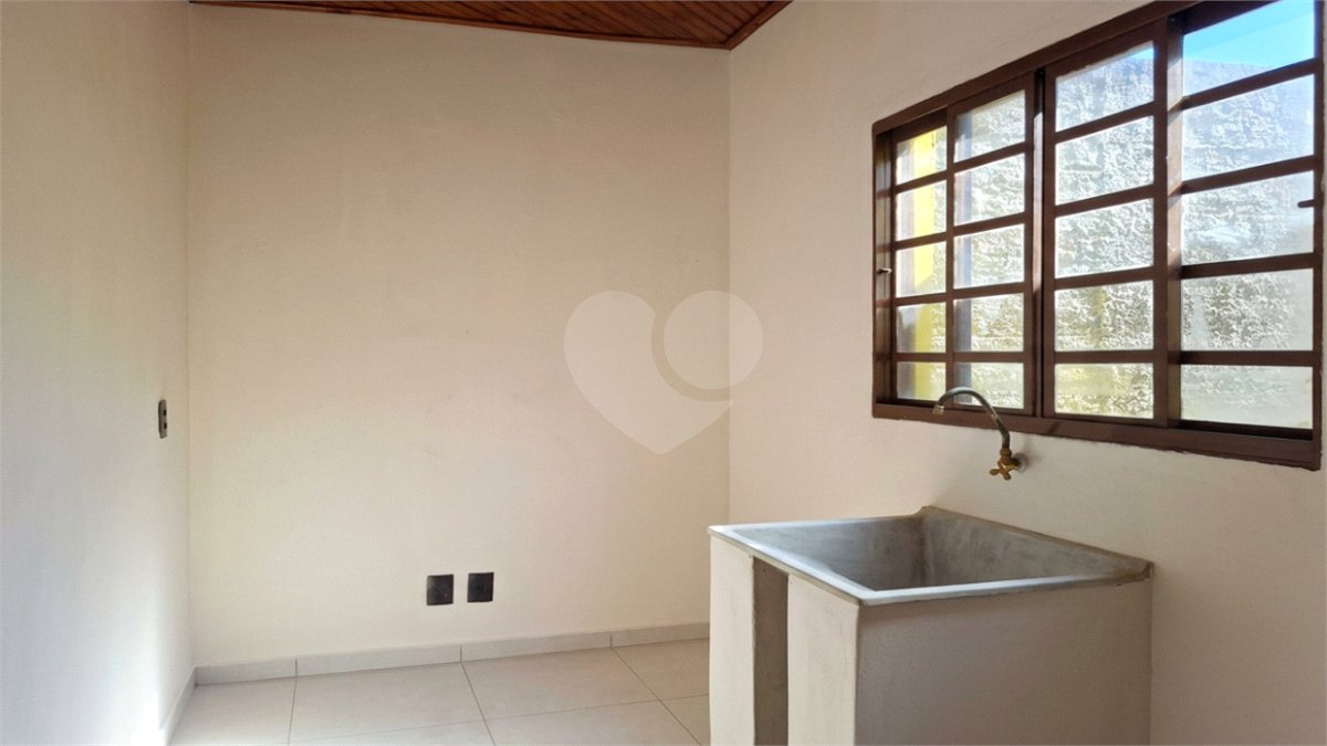 Chácara à venda com 3 suítes em Vila Xisto, São Miguel Arcanjo, SP