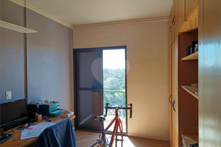 Apartamento à venda com 4 quartos, sendo 1 suíte,  em Anchieta, São Bernardo do Campo, SP