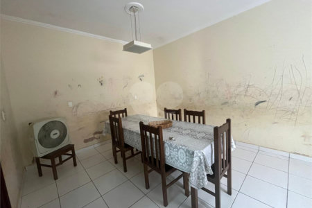 Casa à venda com 3 quartos, sendo 1 suíte, em Vila Recreio, Itapetininga, SP
