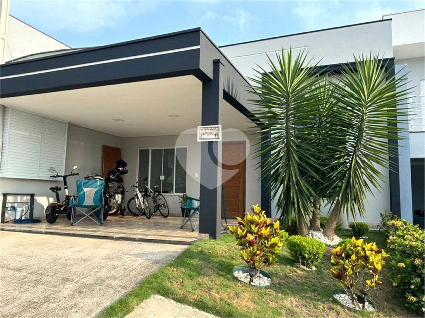 Casa à venda ou para alugar com 3 quartos, sendo 1 suíte,  no condomínio Vila Rica, Indaiatuba - SP