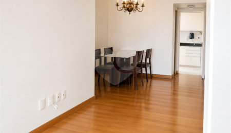 Apartamento à venda com 3 quartos, sendo 1 suíte,  em Jardim das Acácias, São Paulo, SP