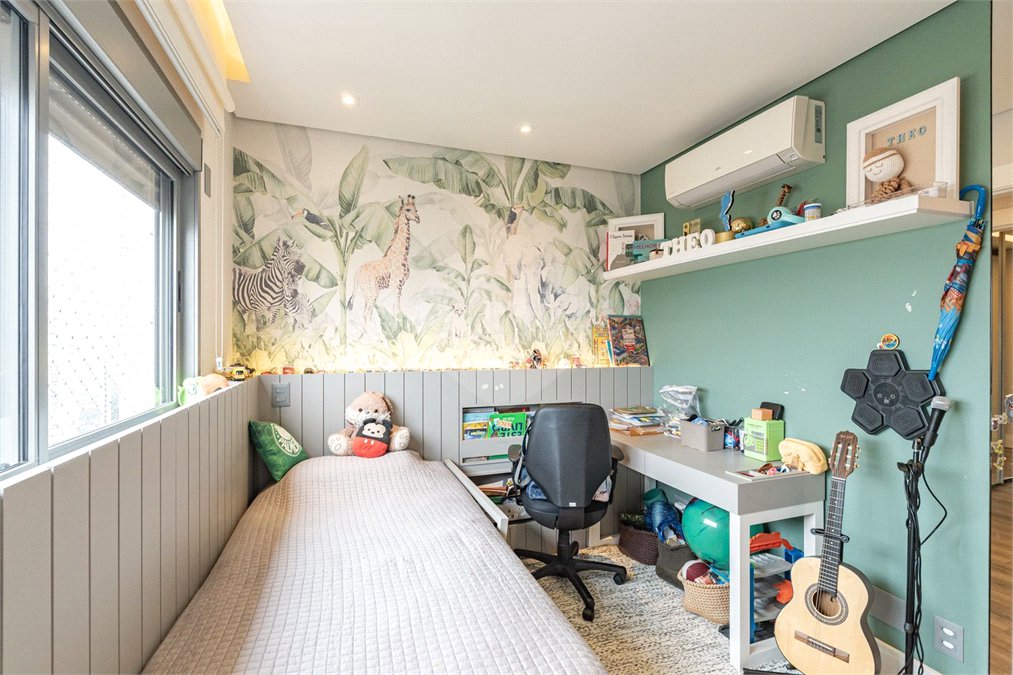 Apartamento à venda com 4 quartos, sendo 3 suítes,  em Jardim das Acácias, São Paulo, SP