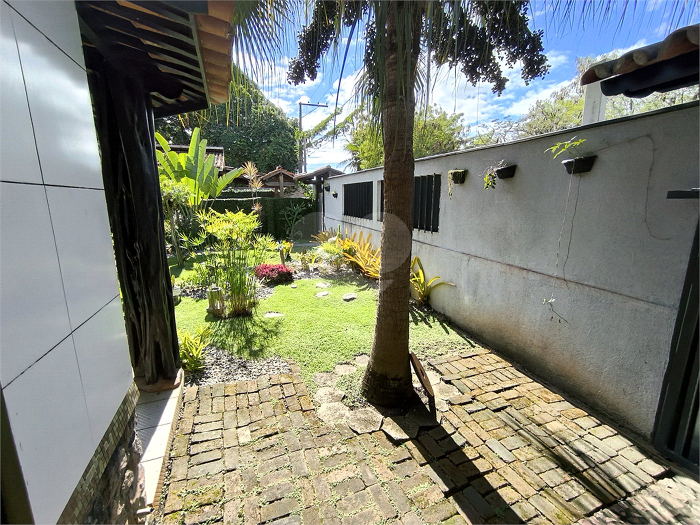 Casa à venda com 4 quartos, sendo 2 suítes, no Centro, Santa Cruz Cabrália, BA