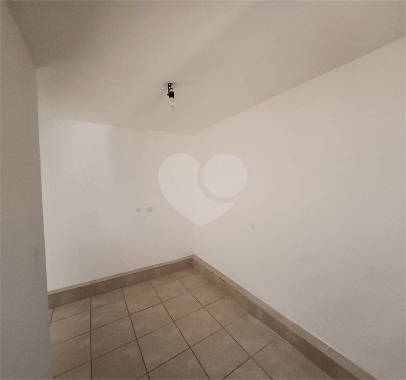 Casa para alugar com 1 quarto no condomínio Cond R Claudio Rodrigues Lopes, São Paulo - SP