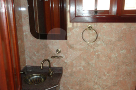 Casa à venda com 3 quartos, sendo 1 suíte, em Santa Marina, Valinhos, SP