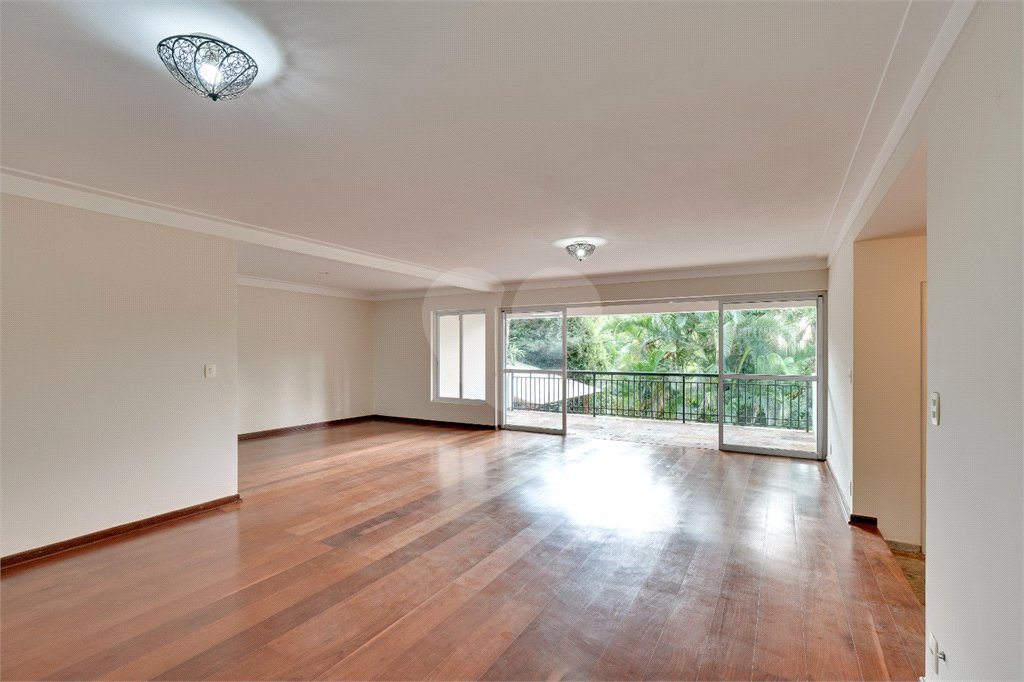 Casa de Vila à venda ou para alugar com 3 suítes em Alto da Boa Vista, São Paulo, SP