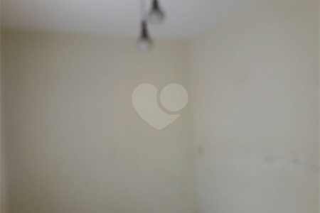 Casa Térrea à venda com 4 quartos, sendo 1 suíte, em Vila Constança, São Paulo, SP
