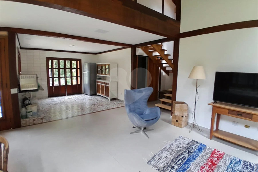 Casa à venda com 3 quartos, sendo 1 suíte, no condomínio Sausalito, Mairiporã - SP
