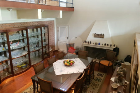 Sobrado à venda com 4 quartos, sendo 2 suítes, em Jardim Marajoara, São Paulo, SP