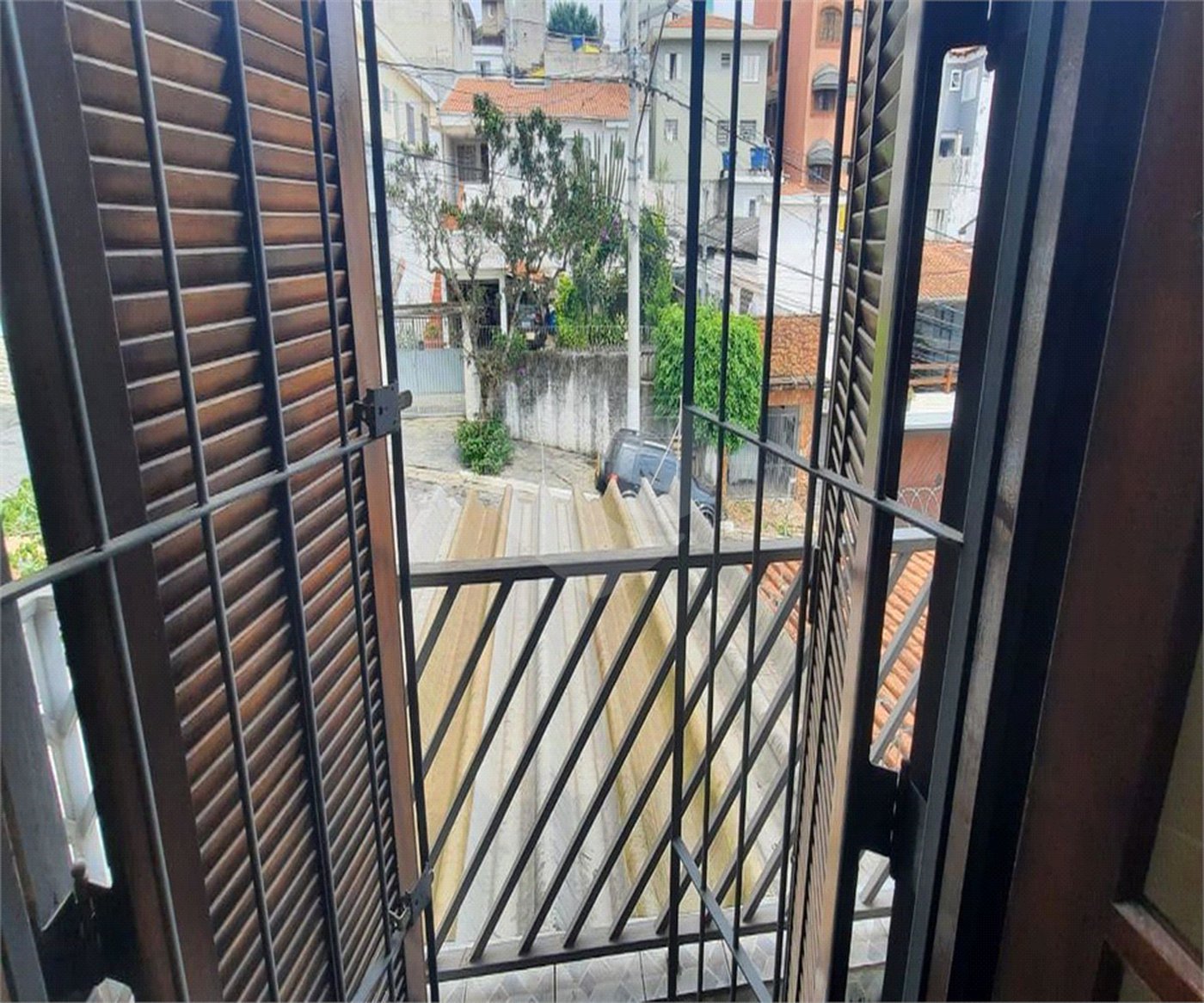 Sobrado à venda com 4 quartos, sendo 1 suíte, em Vila Marari, São Paulo, SP
