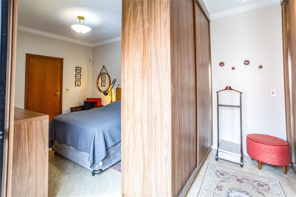 Sobrado à venda com 3 quartos, sendo 1 suíte,  em Vila Mariana, São Paulo, SP