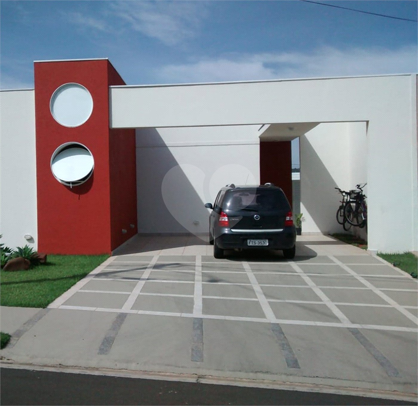 Casa à venda com 3 quartos, sendo 1 suíte, no condomínio Lago da Serra, Araçoiaba da Serra - SP