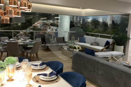 Apartamento à venda com 3 quartos, sendo 1 suíte,  em Vila Sofia, São Paulo, SP