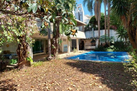 Casa à venda com 3 suítes em Jardim Leonor, São Paulo, SP