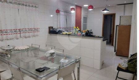 Sobrado à venda com 3 quartos, sendo 2 suítes,  em Jaguara, São Paulo, SP